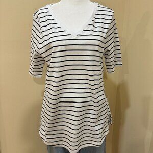NWOT ISAAC MIZRAHI ESSENTIALS V-Neck Black & White Pinstripe Pima S/S Tee Sz L